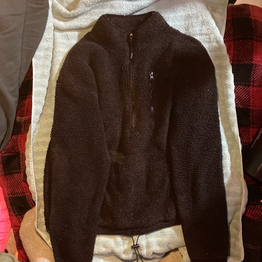 Black Fleece Pullover